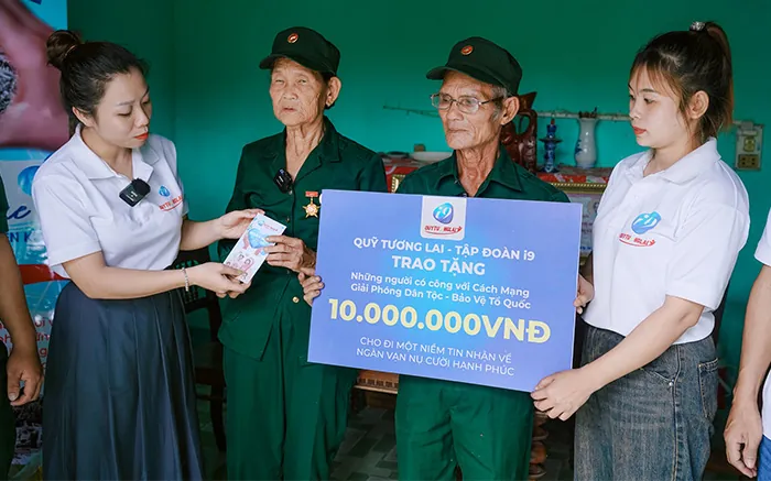 Hình ảnh tai nghe và biểu tượng hỗ trợ 24/7, tượng trưng cho dịch vụ chăm sóc khách hàng chuyên nghiệp của One88.